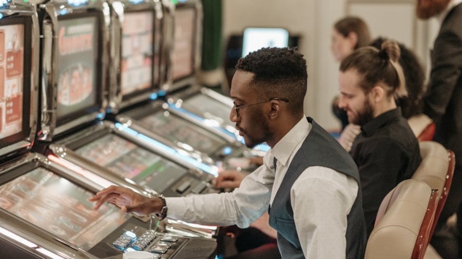 Slot Machine in the Offline Caino